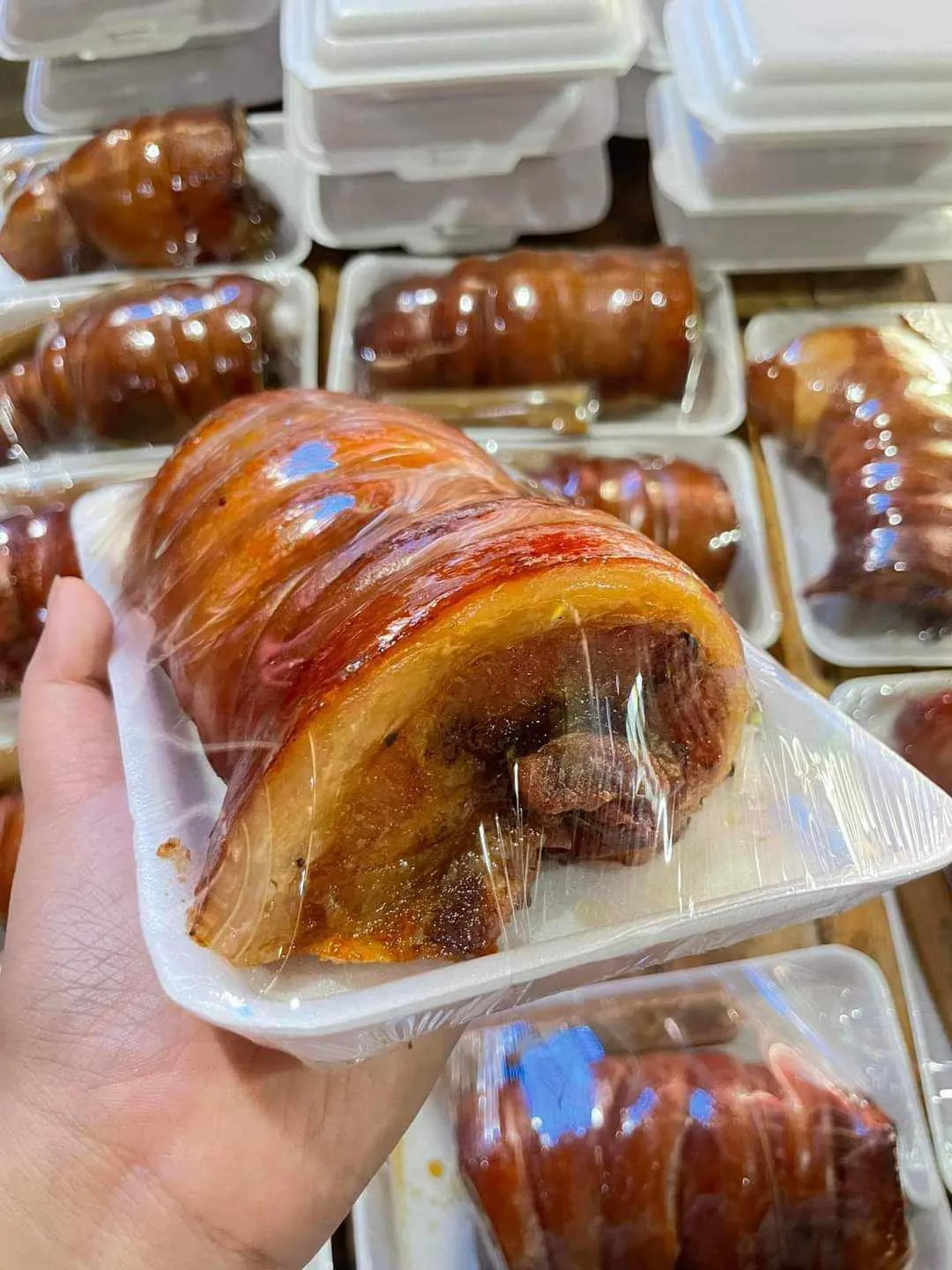 [SAT]LECHON ORNO ROLL
