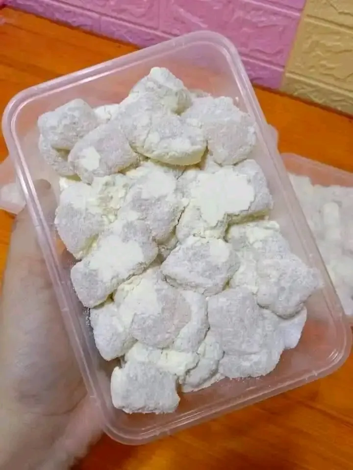 [SAT]BULACAN MILKY MACAPUNO BALLS - TUB