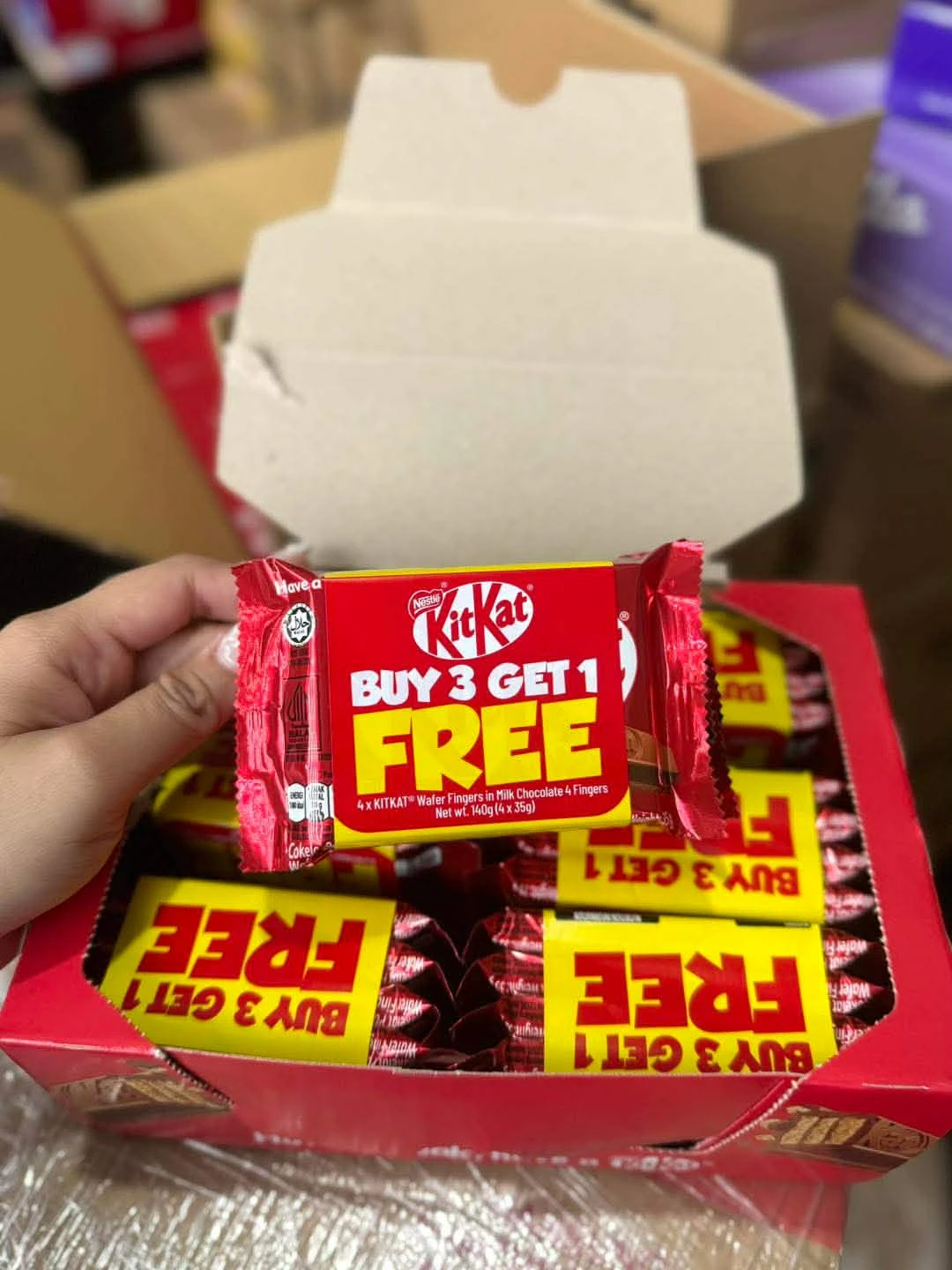 [WED-A]*4 KITKAT 4F PROMO