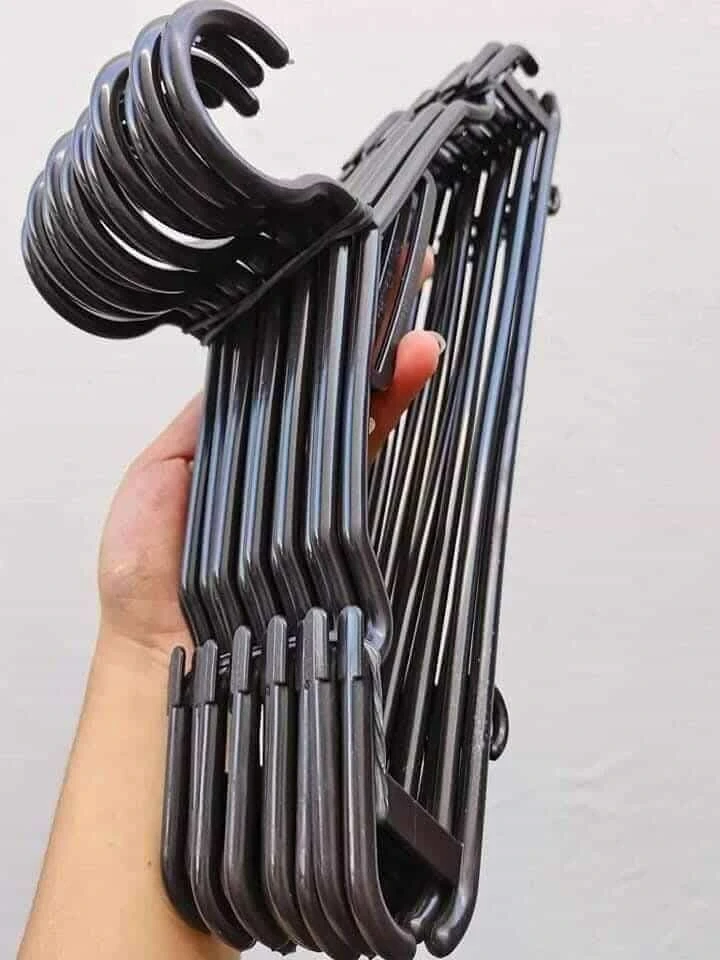 [SAT]*3 BLACK FLEXI HANGER